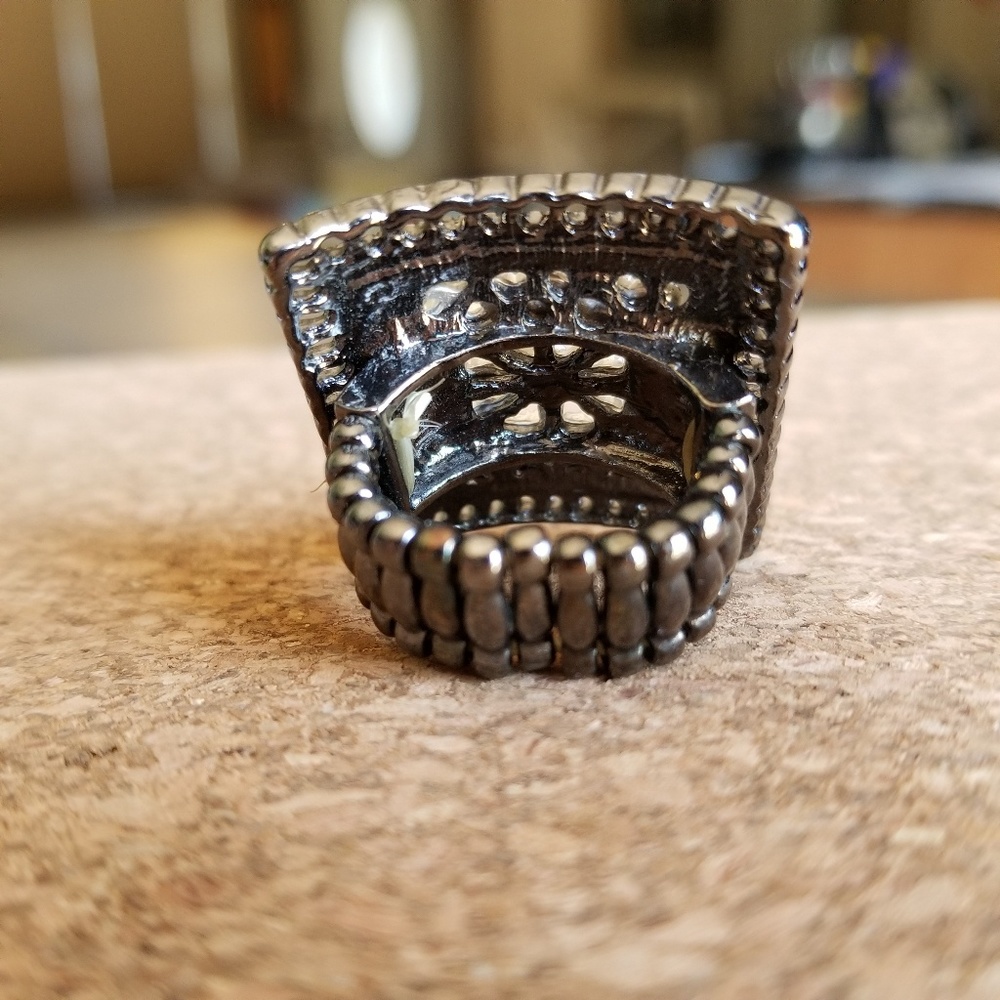 Fashion Square Rhinestone Ring - Picture 4 of 6